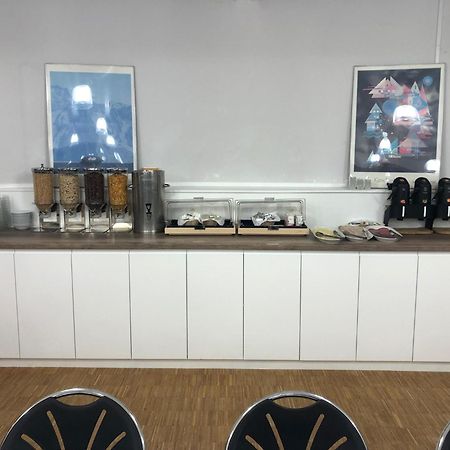 Youth Hostel Van Gogh Saint-Josse-ten-Noode ภายนอก รูปภาพ