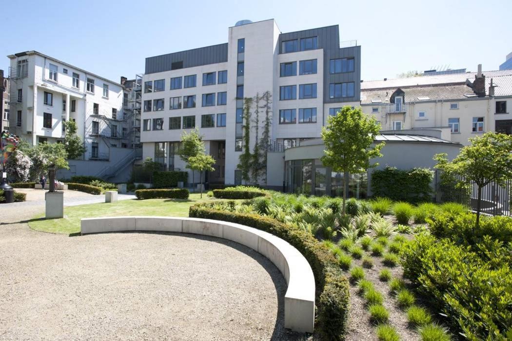Youth Hostel Van Gogh Saint-Josse-ten-Noode ภายนอก รูปภาพ
