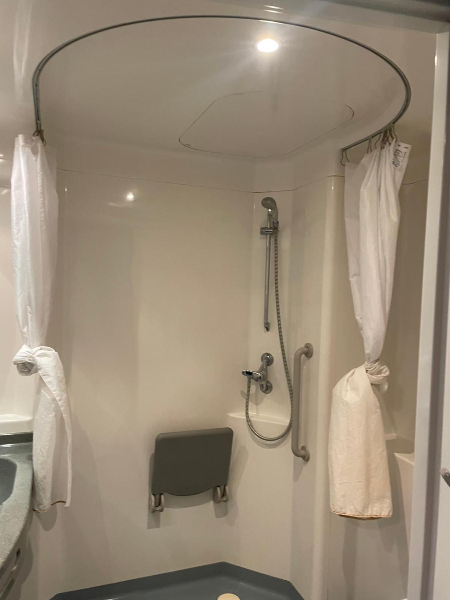 Youth Hostel Van Gogh Saint-Josse-ten-Noode ภายนอก รูปภาพ